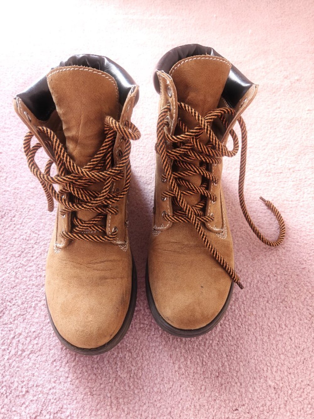 Candies Brown Women's Boots, Size 8.5 medium. - Picture 3 of 3